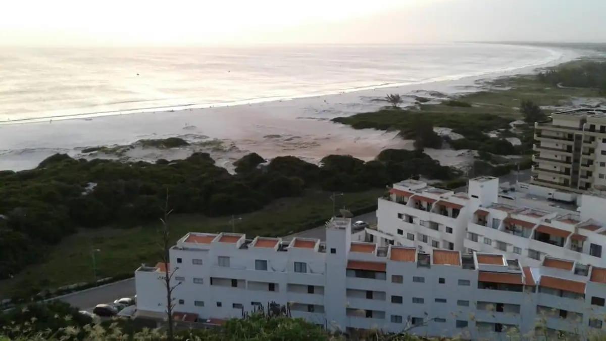 Apto Na Orla Da Praia Grande Com Piscina E Garagem Arraial do Cabo Dış mekan fotoğraf